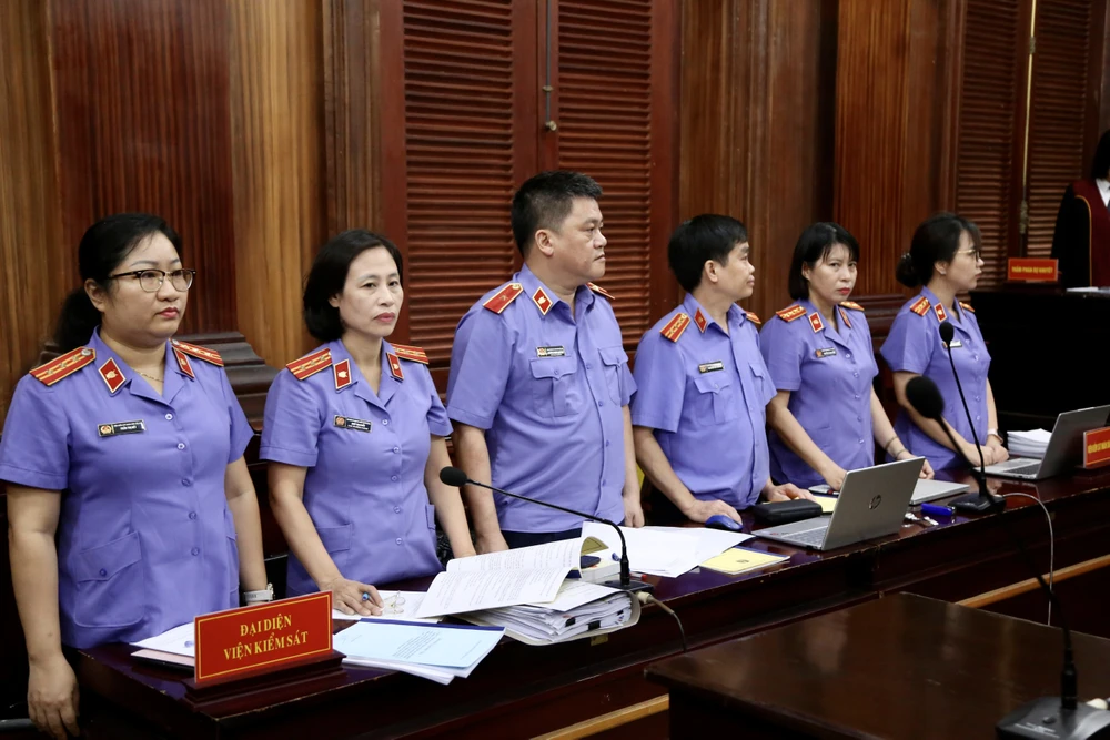 Đại diện VKSND TP.HCM giữ quyền công tố tại phiên tòa theo sự phân công của VKSND tối cao. Ảnh: HOÀNG GIANG Dương Hoa Xô