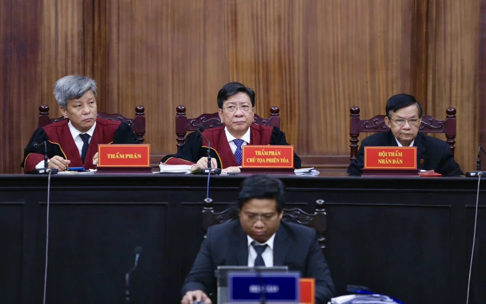 HĐXX trong vụ sai phạm xảy ra tại Sở KH&ĐT TP.HCM, Công ty CP Tiến bộ Quốc tế - AIC và Trung tâm công nghệ sinh học TP.HCM. Ảnh: HOÀNG GIANG bà Nguyễn Thị Thanh Nhàn 2.jpg