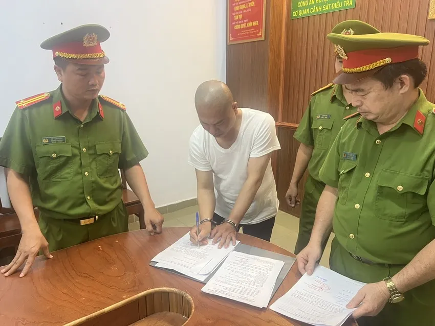 Bị can Nguyễn Minh Phúc thời điểm bị bắt tạm giam. Ảnh: CA Thích Tâm Phúc.jpeg