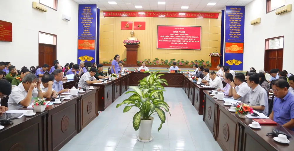Toàn cảnh hội nghị giao ban chuyên đề giải pháp tăng cường đấu tranh phòng, chống ma túy trên địa bàn quận 8. Ảnh: TRÚC QUỲNH VKSND quận 8