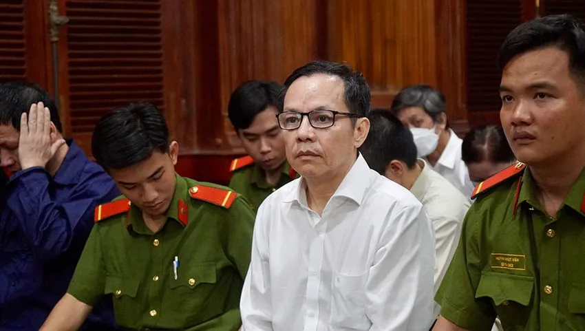 Bị cáo Diệp Dũng tại phiên sơ thẩm hồi tháng 12-2023. Ảnh: TRẦN LINH Diệp Dũng Lạm quyền trong khi thi hành công vụ.jpeg