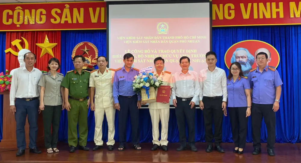 vien truong quan phu nhuan.jpg