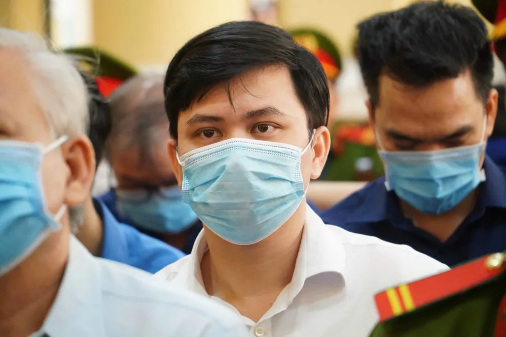 Trương Khánh Hoàng.jpg