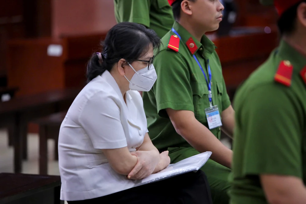 Đối với bị cáo Đỗ Thị Nhàn - cựu cục trưởng Cục Thanh tra giám sát ngân hàng II thuộc Ngân hàng Nhà nước, cựu trưởng đoàn thanh tra SCB, VKS đề nghị HĐXX không chấp nhận kháng cáo và giữ nguyên mức tù chung thân về tội nhận hối lộ 5,2 triệu USD. Ảnh: NGUYỆT NHI