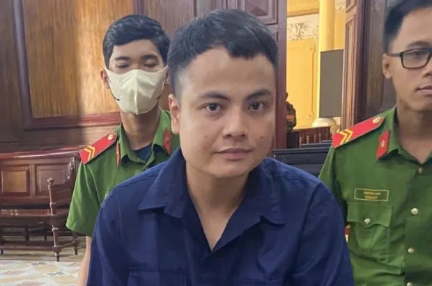 Phan Công Hiến đã nhận hơn 5 tỉ đồng tiền đặt cọc mua xe Mercedes G63 của bị hại rồi mang đi đánh bạc.