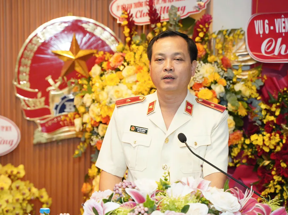 chum-anh-vien-truong-vksnd-tp-hcm-moi-va-19-vien-truong-vksnd-khu-vuc-tai-tp-hcm-2.jpg