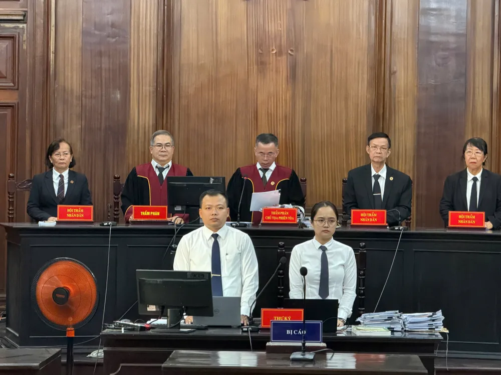 HĐXX vụ án vi phạm quy định đấu thầu liên quan Công ty AIC. Ảnh: TRẦN MINH