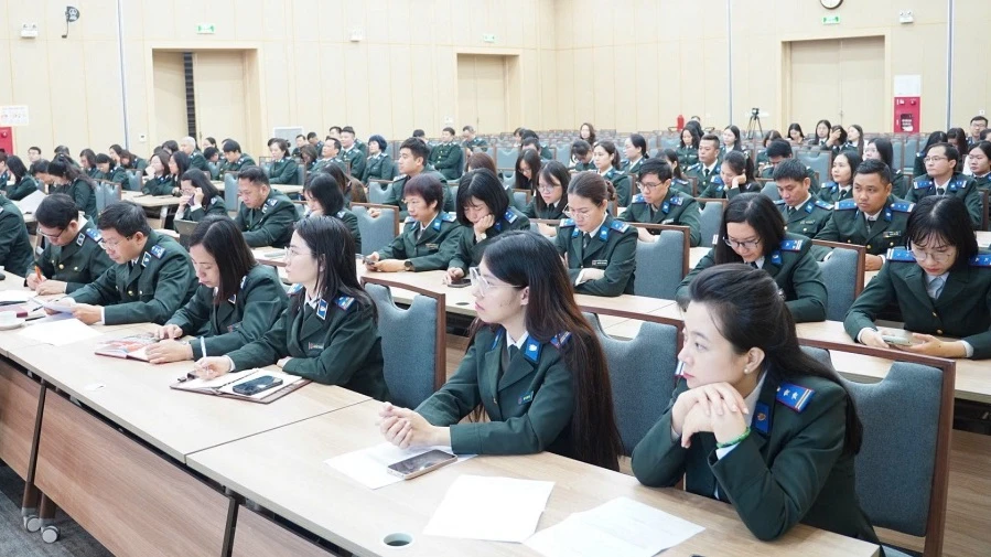 Công chức Cục Quản lý THADS tham dự Hội nghị triển khai công tác năm. Ảnh: LÊ LIÊN