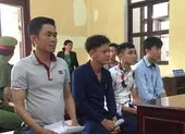 Sau khi tòa tuyên y án, 1 bị cáo lao người vào dòng xe trước cổng tòa án ảnh 4 Nhiều uẩn khúc vụ chém người trong đêm từ 7 năm trước