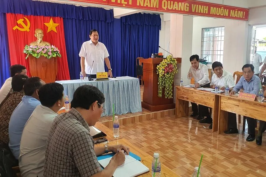 Ông Lâm Văn Bi, Phó chủ tịch tỉnh Cà Mau tiếp 23 hộ dân Lương Thế Trân chiều 25-7-2022. Ảnh: TRẦN VŨ. Ông Lâm Văn Bi, Phó chủ tịch tỉnh Cà Mau tiếp 23 hộ dân Lương Thế Trân chiều 25-7-2022. Ảnh: TRẦN VŨ.