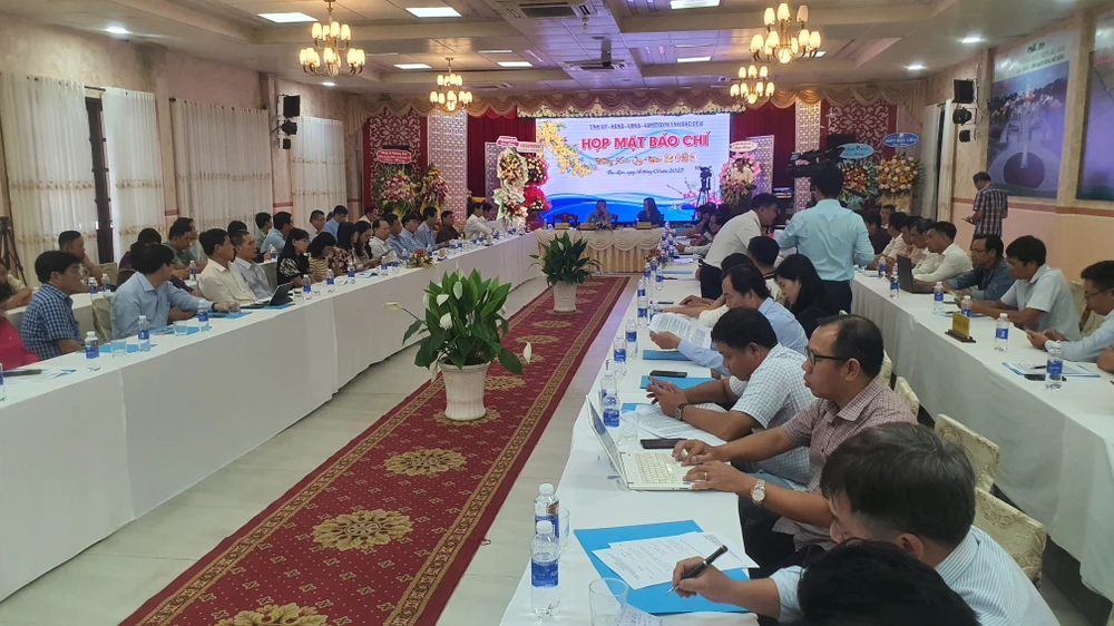 Quang cảnh buổi họp mặt. Ảnh: TRẦN VŨ