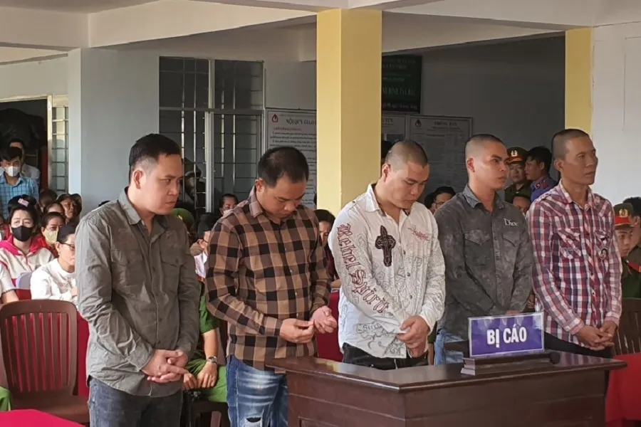5 bị cáo trong vụ án cướp biển cà mau 1.jpg