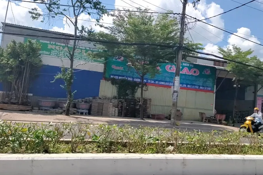 Chủ tịch tỉnh Cà Mau yêu cầu Chủ tịch UBND thành phố Cà Mau xử lý ngay công trình vi phạm này theo quy định. Ảnh: TRẦN VŨ Chủ tịch tỉnh Cà Mau chỉ đạo xử lý Nga Giao.jpg