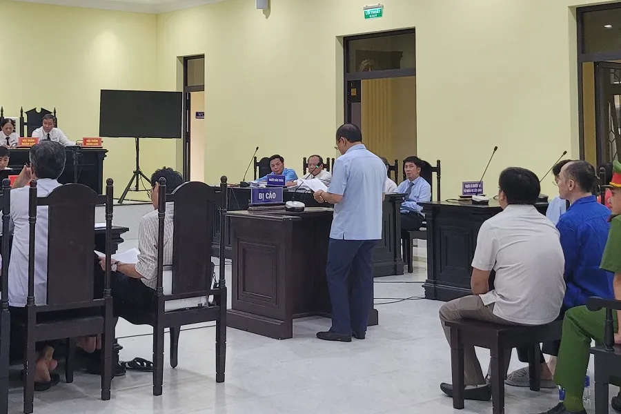 Bị cáo Tô Hoài Dân nói lời sau cùng trước khi Toà nghị án. Ảnh: TRẦN VŨ Nhà máy rác cà mau 2.jpg