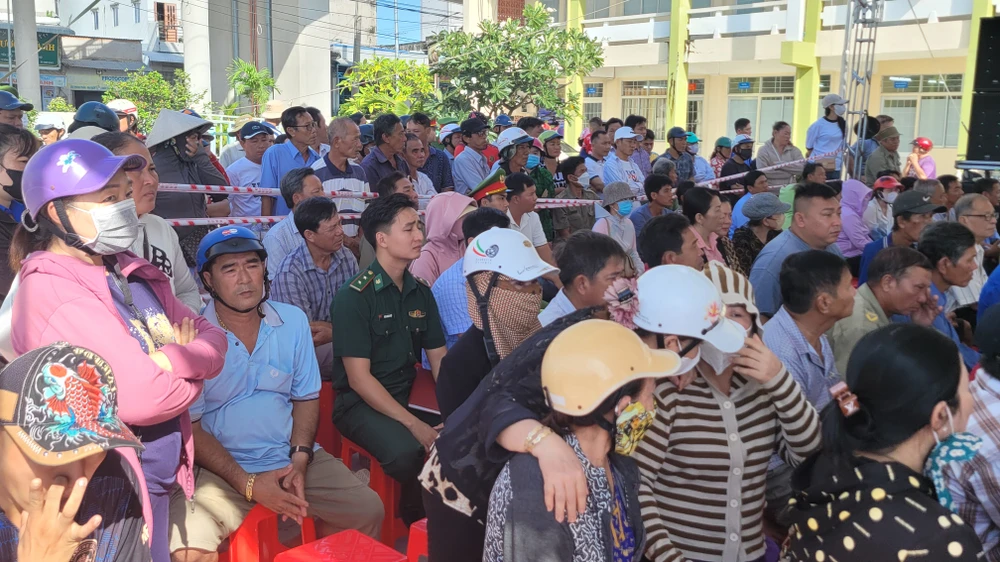 Đưa người trốn đi nước ngoài đánh bắt hải sản 2.jpg