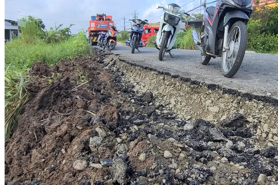 Xe trộn bê tông lật Cà Mau 3.png