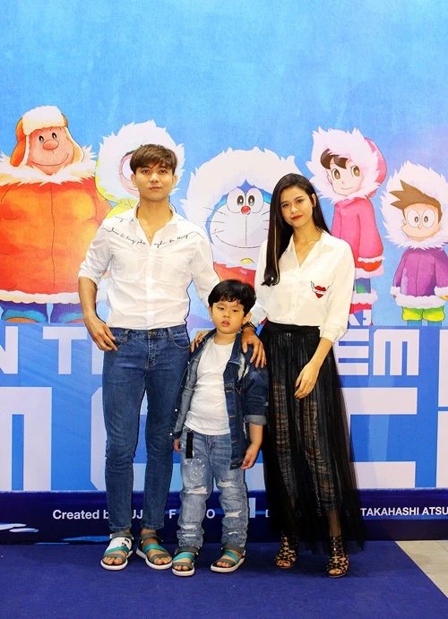 hau lum xum ly hon, tim - truong quynh anh dua con trai di xem phim - 1