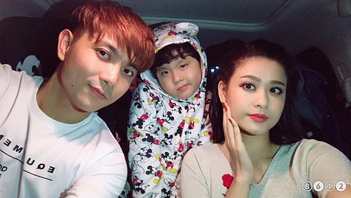 giua tam bao scandal, truong quynh anh van tu tin khoe ve ngoai rang ro, xinh dep - 13