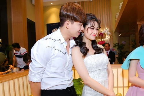 sau on ao ly hon, tim va truong quynh anh om hon tinh cam o chon dong nguoi - 5