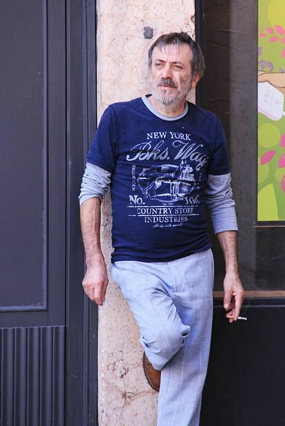 Vẻ đẹp con người giữa sắc thu châu Âu ảnh 6