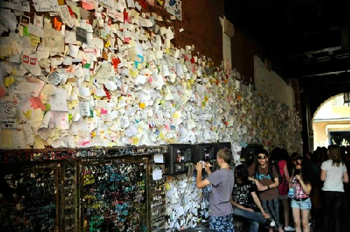 Love-Notes-in-Juliets-House-JP-6982-9194