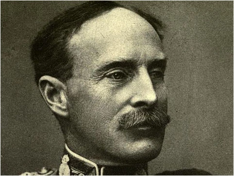 7. Sir Ian Hamilton: Sir Ian Standish Monteith Hamilton là một vị tướng nổi tiếng của Anh trong Chiến tranh thế giới I. Ông đã dẫn dắt lực lượng quân Đồng minh trong chiến dịch Gallipoli. Trong giai đoạn đầu của chiến dịch, ông đã gặp thất bại trong việc đẩy mạnh các cuộc tấn công trước khi quân đội Thổ Nhĩ Kỳ thiết lập một tuyến phòng thủ hùng mạnh. Một trong những lần thất bại thảm hại nhất của vị tướng này là ở mặt trận phía Tây khi lực lượng quân Đồng Minh phải ngừng tấn công và rơi vào thế bế tắc. 9 tháng sau đó, Hamilton tổ chức cuộc tháo chạy thành công khỏi bán đảo và kết thúc một chiến dịch thất bại với hơn 250.000 binh sĩ thiệt mạng. 