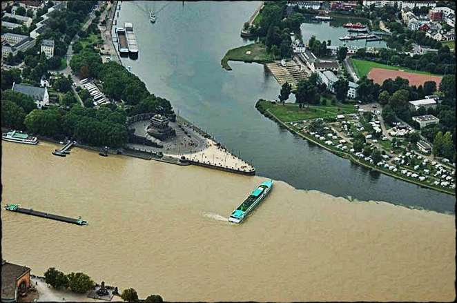 Những dòng sông hợp lưu không chịu hợp màu ảnh 8