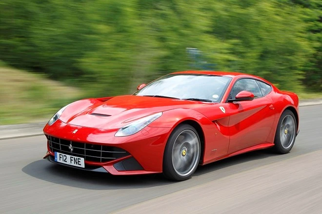 Ferrari F12 Berlinetta là chiếc xe dân dụng mạnh nhất từng được sản xuất tại Maranello trước khi LaFerari ra đời, được giới thiệu tại triển lãm Geneva 2012. F12 là một chiếc Ferrari đậm chất truyền thống với động cơ V12 đặt trước, hút khí tự nhiên từ phía trước và có 2 chỗ ngồi