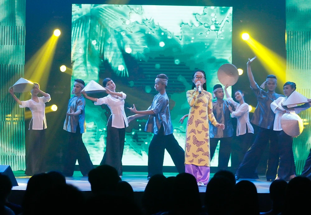 Chùm ảnh Liveshow phim truyền hình HTV award 2014 ảnh 9