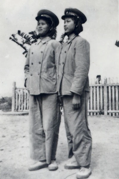 Y tá Nguyễn Thị Hồng Minh, 20 tuổi, từ một nữ sinh Hà Nội đầy bỡ ngỡ đã trở thành nữ chính trị viên