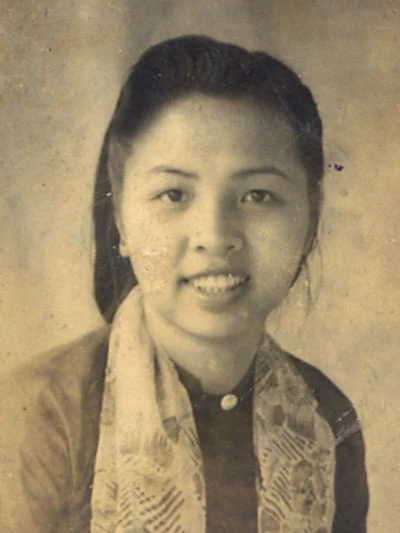 Y tá Nguyễn Thị Hồng Minh, 20 tuổi, từ một nữ sinh Hà Nội đầy bỡ ngỡ đã trở thành nữ <a href='https://plo.vn/thoi-su/chinh-tri/' title='chính trị'>chính trị</a> viên