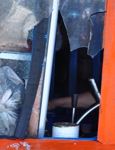 Ông Nguyễn Thanh Hùng, Phó chủ tịch UBND xã Bình Châu, huyện Bình Sơn cho biết, trong vòng 2 tuần qua, có 5 vụ tàu cá của ngư dân bị tàu Trung Quốc vô cớ tấn công, đánh đập, trấn lột tài sản trong lúc hành nghề ở vùng biển Hoàng Sa với tổng thiệt hại khoảng hơn 2 tỷ đồng.