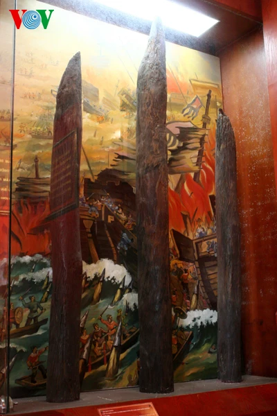 Cọc Bạch Đằng cắm tại sông Chanh và sông Bạch Đằng để chặn đánh quân Nguyên năm 1288.Đại thắng này là một chiến quả củacủa Hưng Đạo Vương khilừa được địch vào trận địa cọc nhân triều rút.