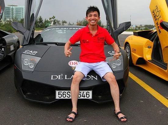 Một thiếu gia khác cũng nổi tiếng về siêu xe là ông Phạm Trần Nhật Minh - Phó giám đốc công ty TNHH nhựa Long Thành. Biệt danh Minh 