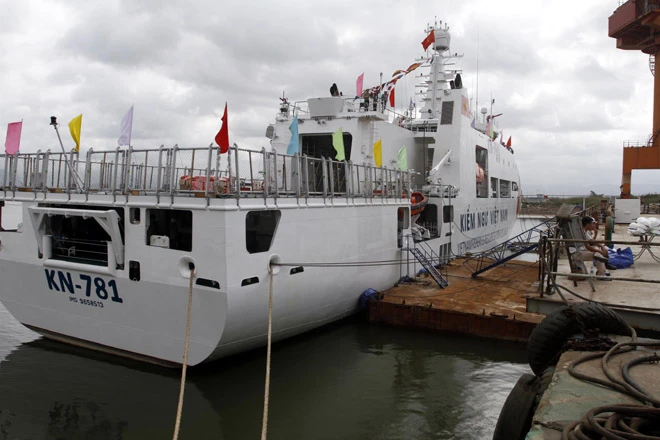 Chùm ảnh về con tàu Kiểm ngư hiện đại nhất Việt Nam ảnh 12
