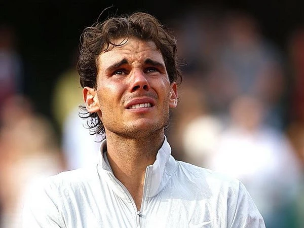 Rafael Nadal bật khóc trên bục đăng quang tại Roland Garros ảnh 1