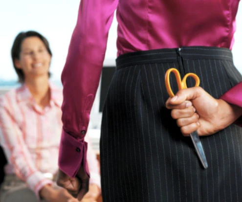 Điểm danh những cô nàng 'vạn người ghét' nơi công sở 5