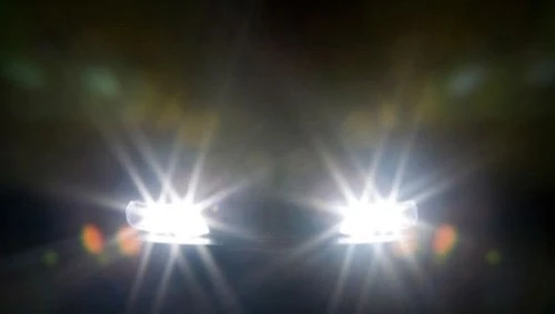 ô-tô, lái-xe, người-Việt, bất-lịch-sự, bấm-còi, đèn-pha, nhường-đường, người-đi-bộ