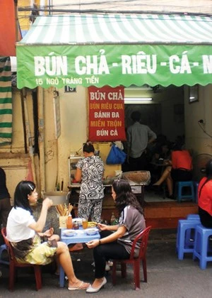 Ngõ ẩm thực Tràng Tiền ảnh 3 Ngõ ẩm thực Tràng Tiền ảnh 3