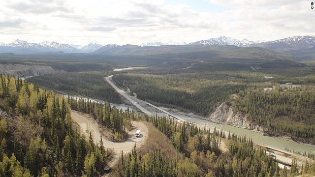 Những biển báo có một không hai trên cung đường Alaska ảnh 9