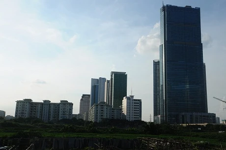 Một khu đất vàng bị bỏ hoang giữa Thủ đô