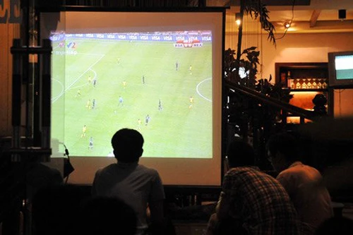 Nhiều người điêu đứng vì cá độ trong dịp World Cup vừa qua. bong-da-6594-1405068539.jpg