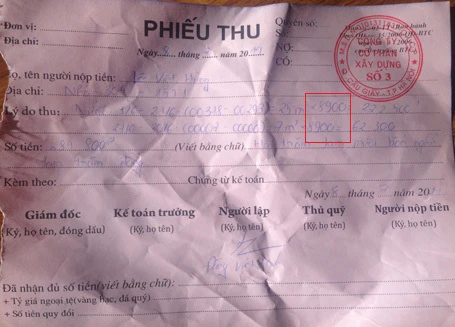 Những hộ dân sinh sống tại tòa nhà 15T1 thường xuyên chịu cảnh nước sinh hoạt bẩn như này