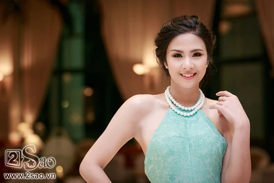 Ngọc Hân hở lưng trần táo bạo ảnh 10