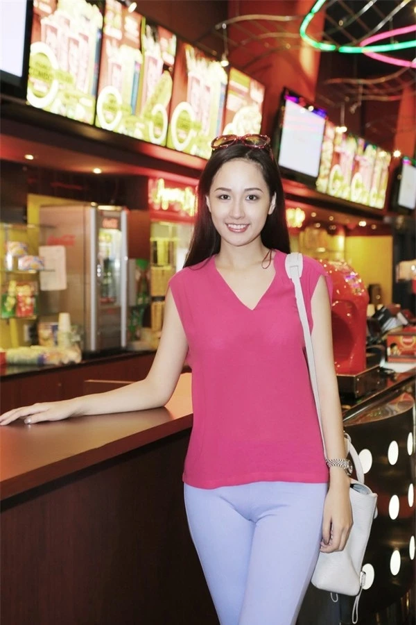 Scandal 'để đời' vì trang phục của mỹ nhân Việt ảnh 4