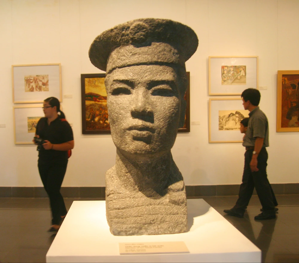 Giữ vững biển đảo Tổ Quốc qua tác phẩm mỹ thuật ảnh 8