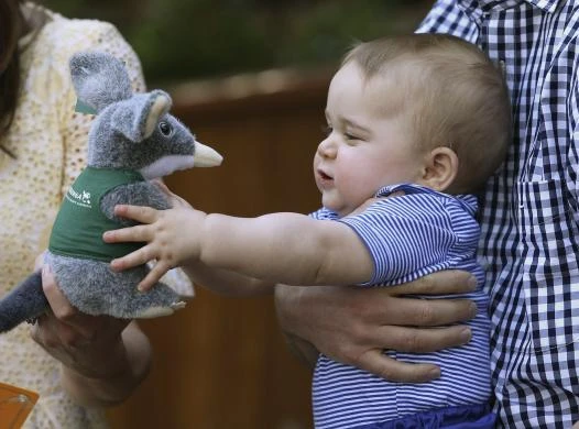 Điểm lại những khoảnh khắc đáng yêu của Hoàng tử George ảnh 16 Điểm lại những khoảnh khắc đáng yêu của Hoàng tử George ảnh 16