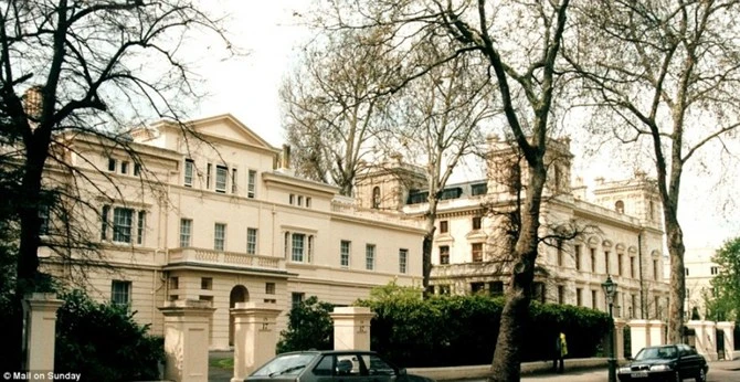 10 tuyến phố đắt đỏ nhất thế giới (9)