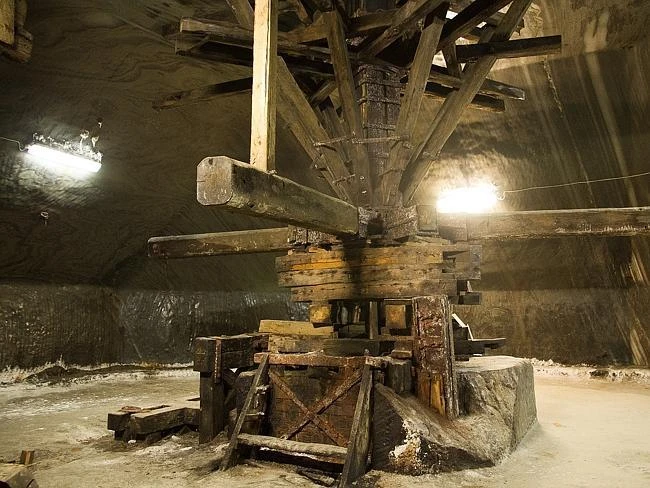 Công viên giải trí trong mỏ muối cổ nhất hành tinh ảnh 10