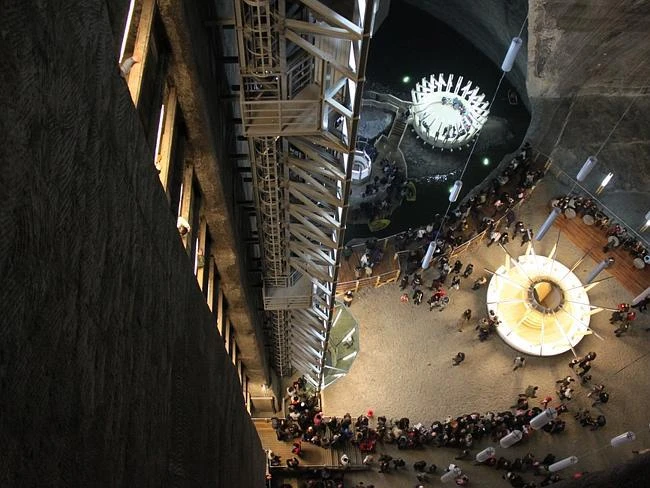 Công viên giải trí trong mỏ muối cổ nhất hành tinh ảnh 2